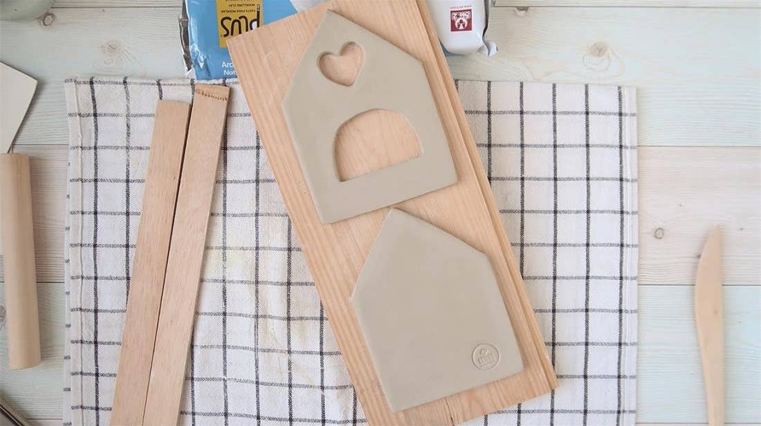 PLUS Clay - Self Hardening 2.2 lb. (1 kg.)