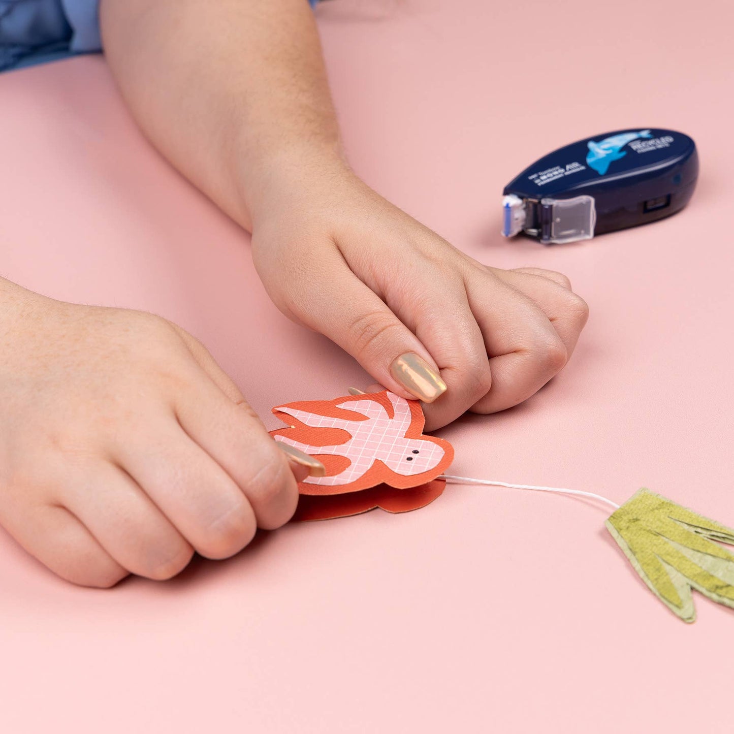 MONO Air Recycled Adhesive