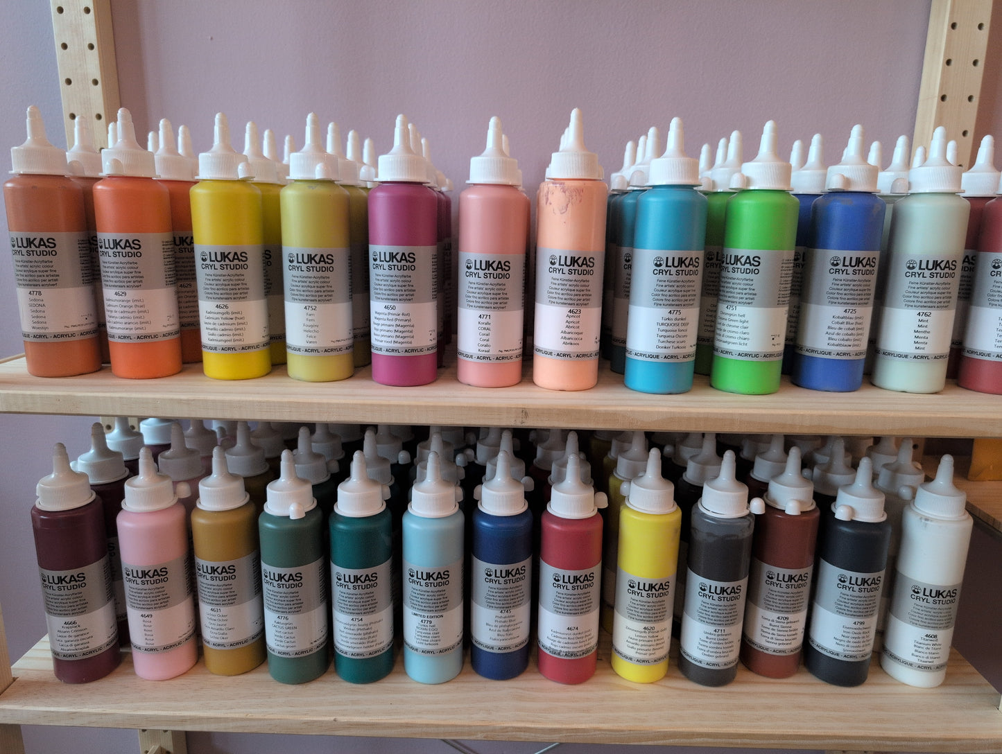 Lukas Cryl Studio Acrylic Paint